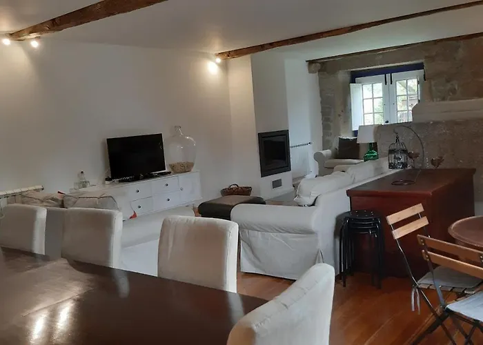 Eido Do Carvalhoso - Em בית כפרי *